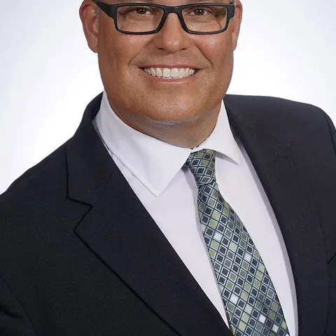 Shane Sis, Principal, Manager, Agent